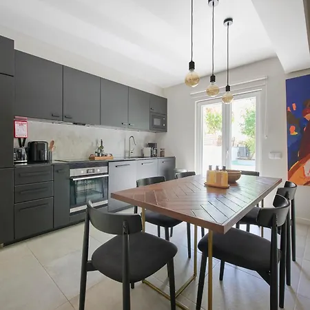 Дом отдыха 20 Daura Aroeira- Private Heated Pool Aroeira (Setubal)